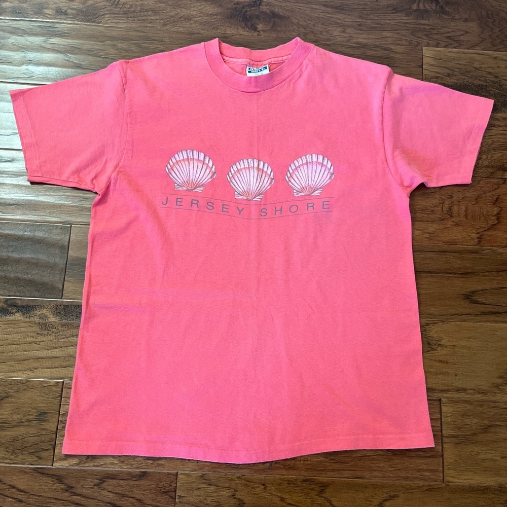 Vintage Jersey Shore Seashell T-Shirt.